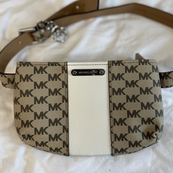 Michael Kors Signature Logo Fanny Pack - Brown Belt Bag - Picture 1 of 4